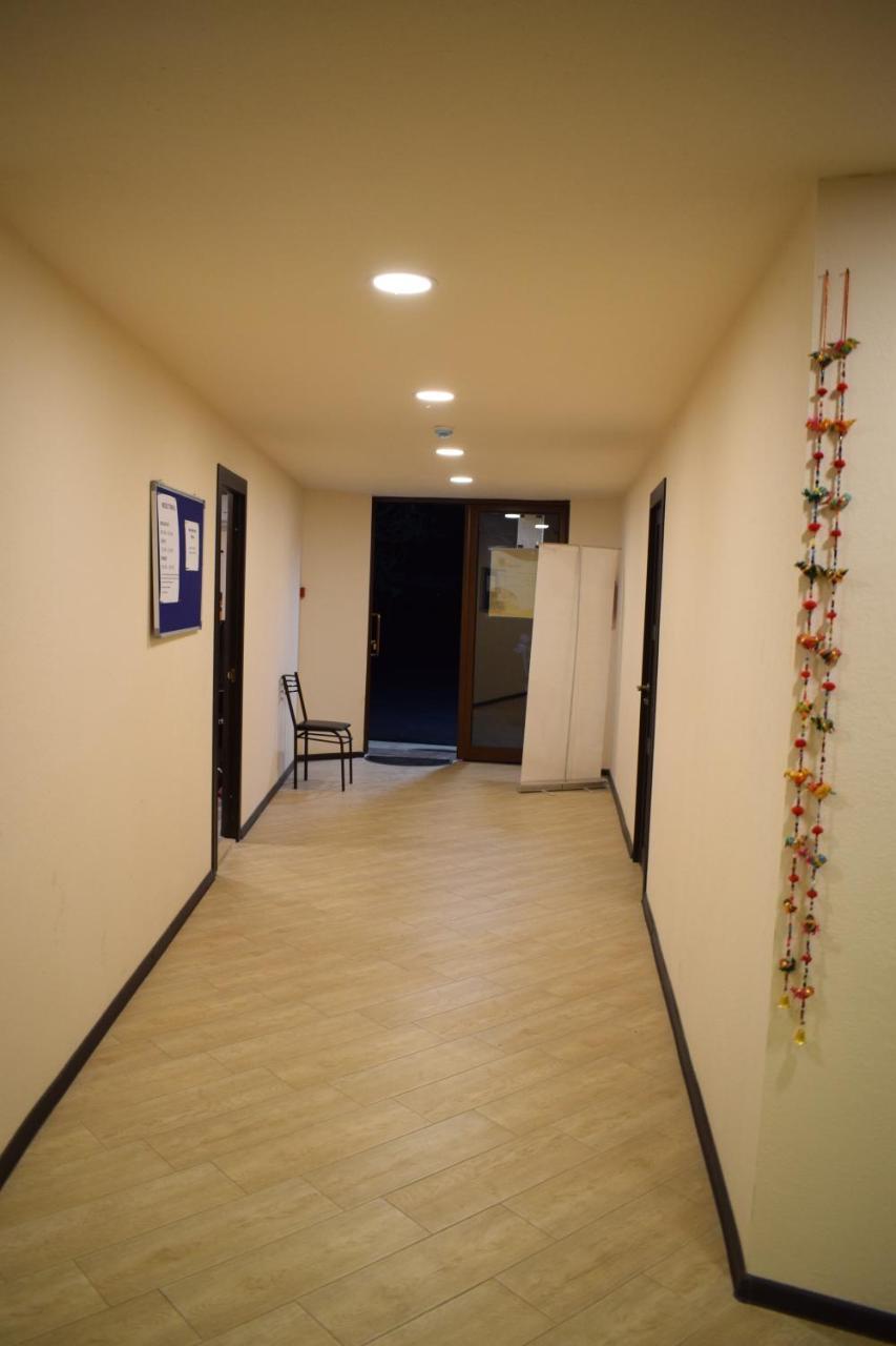 Shree Gopal Gayatri Lok Yerevan Exterior foto