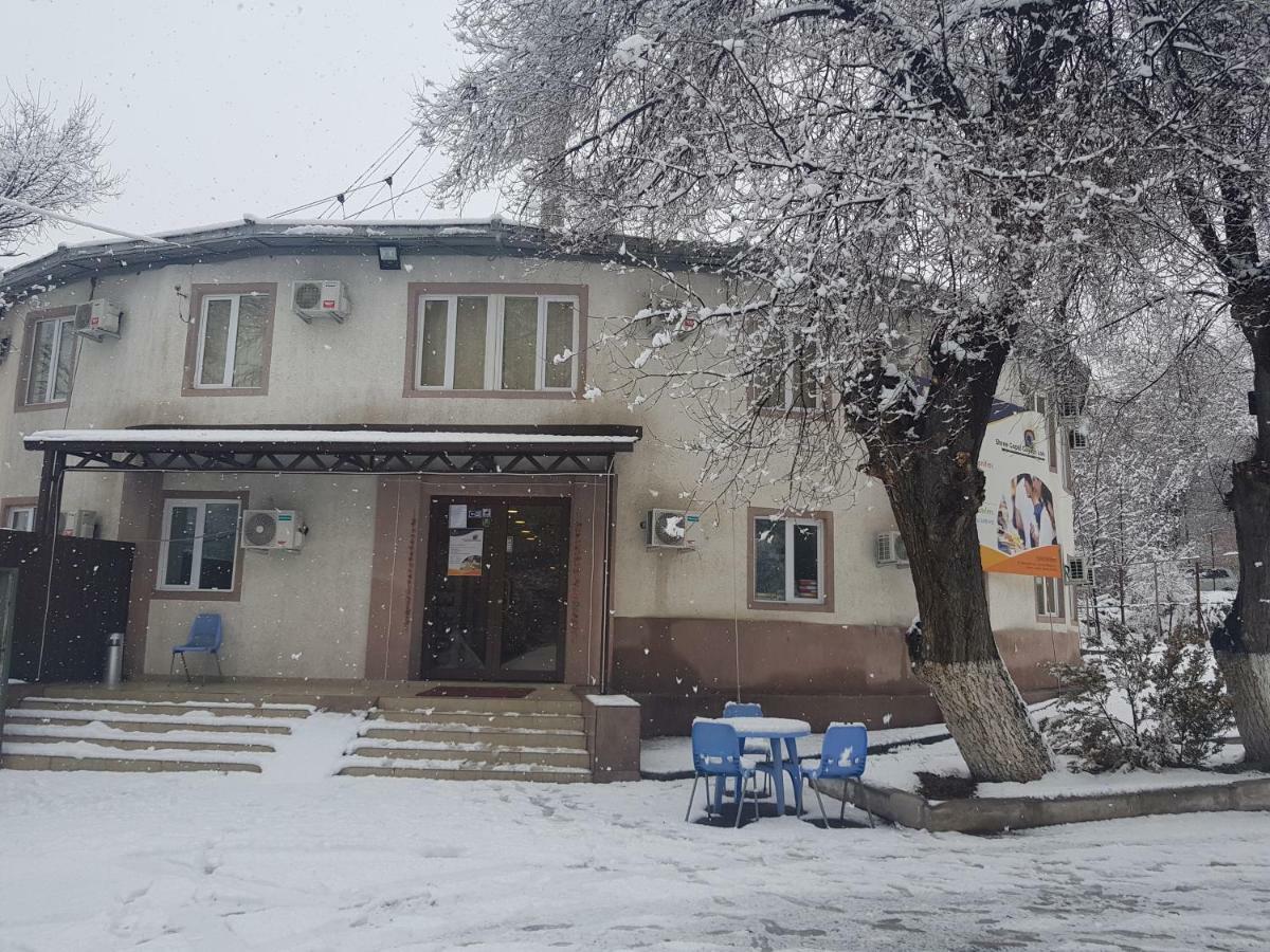 Shree Gopal Gayatri Lok Yerevan Exterior foto